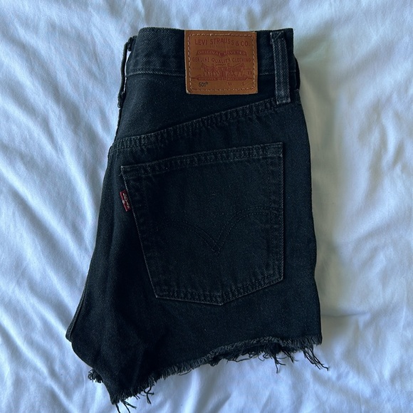 Levi’s 501 High Rise Shorts - Picture 3 of 10